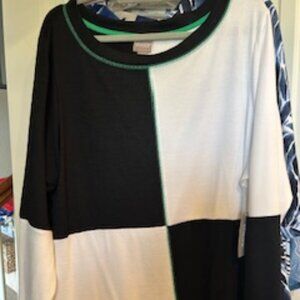 Chico's size 4 (22) Colorblock long sleeved sweater lightweight.